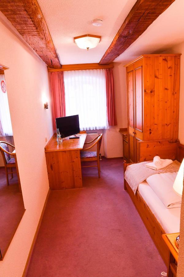 Hotel Gaestehaus Linde Mörnsheim Eksteriør bilde