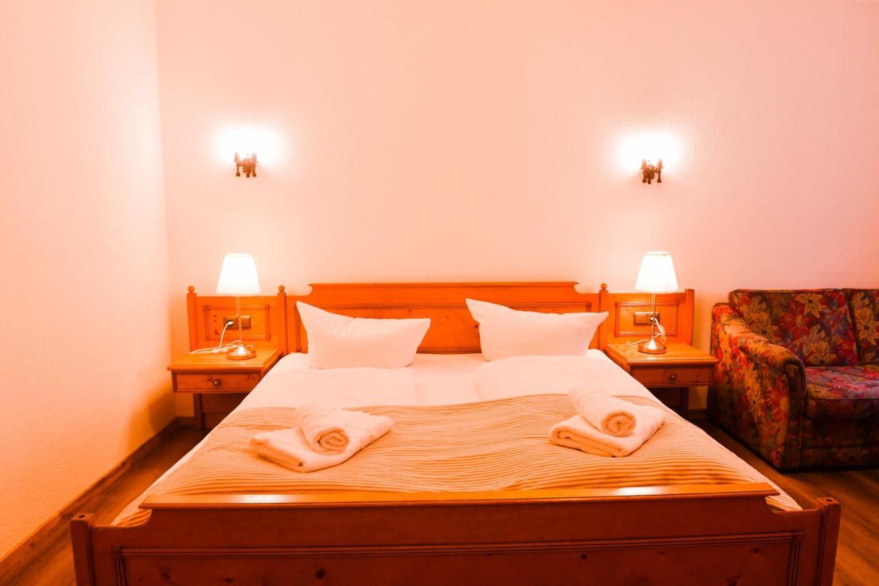 Hotel Gaestehaus Linde Mörnsheim Eksteriør bilde