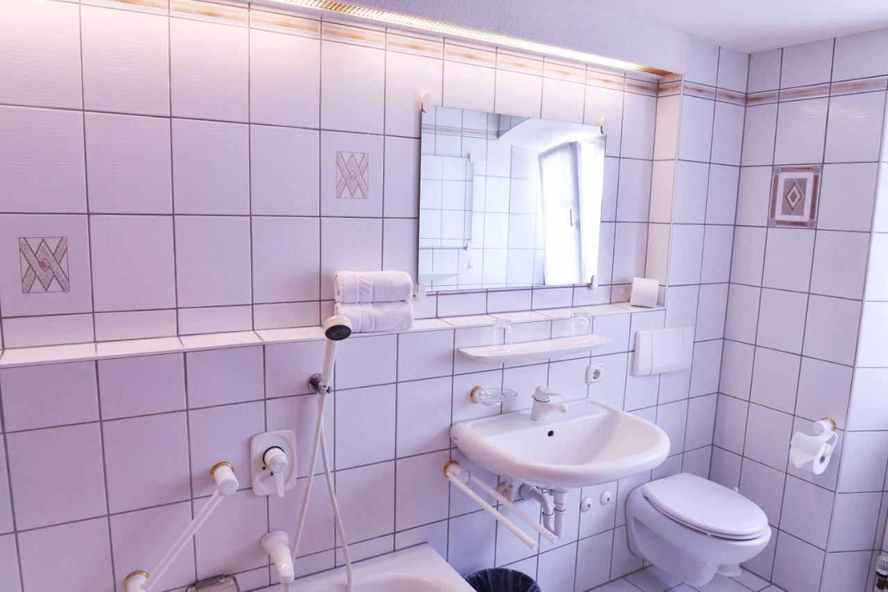Hotel Gaestehaus Linde Mörnsheim Eksteriør bilde